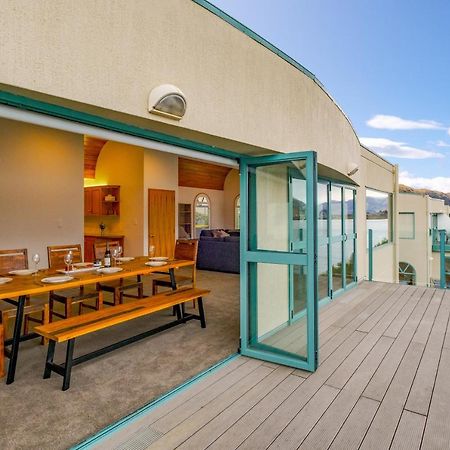 Huge Lakefront Delight - Queenstown Holiday Home Exterior foto