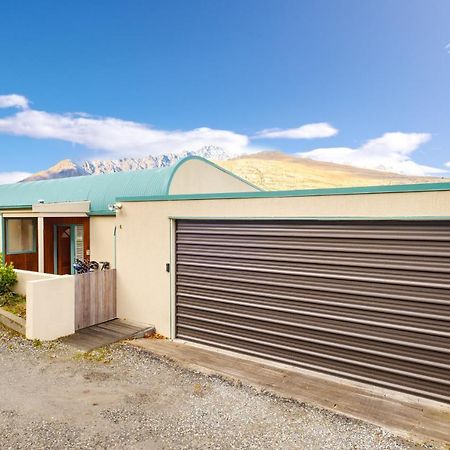 Huge Lakefront Delight - Queenstown Holiday Home Exterior foto